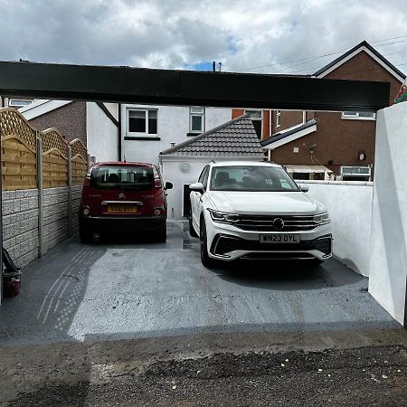 Clare Street - 3 Bedroom House With Private Parking Merthyr Tydfil Zewnętrze zdjęcie